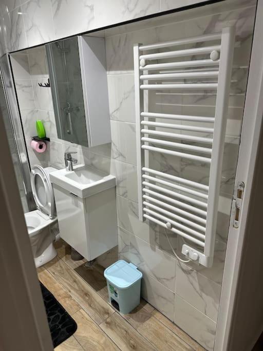 Charmante Studio Ligne 13 Tram 5 Saint Denis بيارفيت-سور-سين المظهر الخارجي الصورة