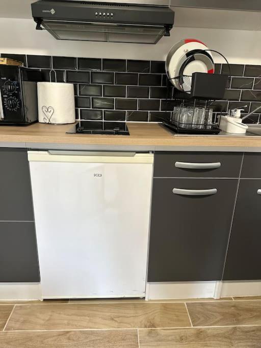 Charmante Studio Ligne 13 Tram 5 Saint Denis بيارفيت-سور-سين المظهر الخارجي الصورة