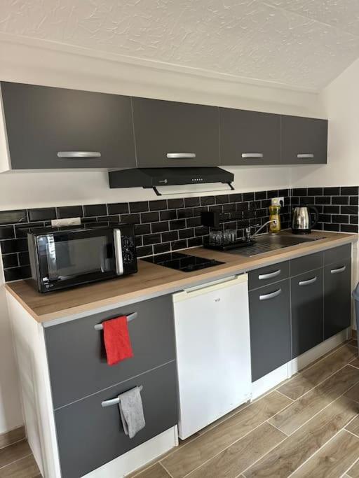 Charmante Studio Ligne 13 Tram 5 Saint Denis بيارفيت-سور-سين المظهر الخارجي الصورة