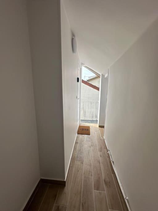 Charmante Studio Ligne 13 Tram 5 Saint Denis بيارفيت-سور-سين المظهر الخارجي الصورة
