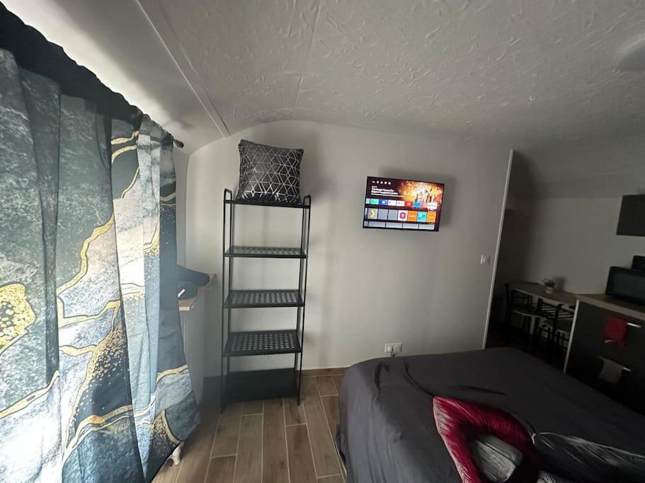 Charmante Studio Ligne 13 Tram 5 Saint Denis بيارفيت-سور-سين المظهر الخارجي الصورة