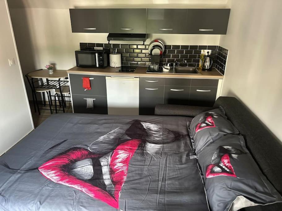 Charmante Studio Ligne 13 Tram 5 Saint Denis بيارفيت-سور-سين المظهر الخارجي الصورة