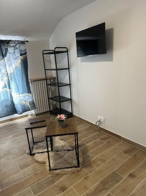 Charmante Studio Ligne 13 Tram 5 Saint Denis بيارفيت-سور-سين المظهر الخارجي الصورة